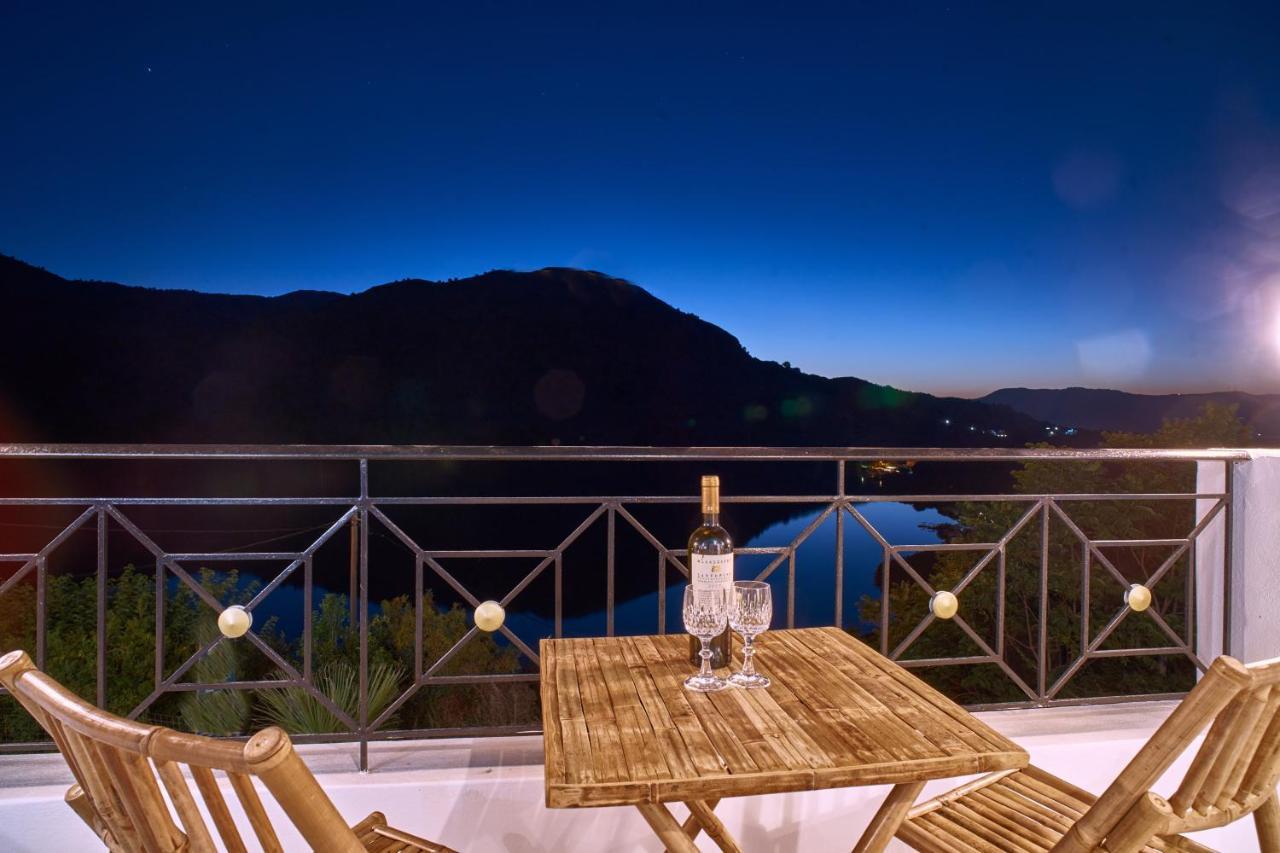 Lake View Suites Kávallos 외부 사진