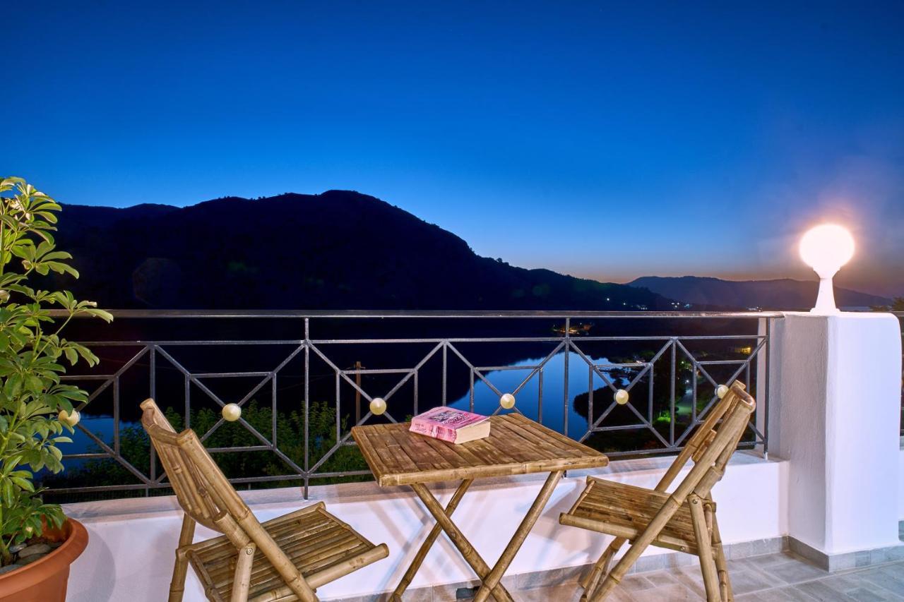 Lake View Suites Kávallos 외부 사진