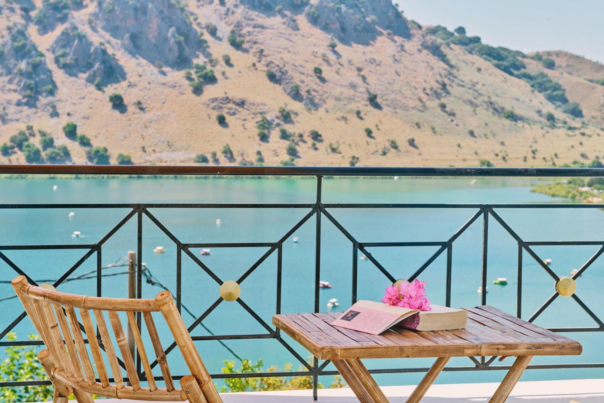 Lake View Suites Kávallos 외부 사진