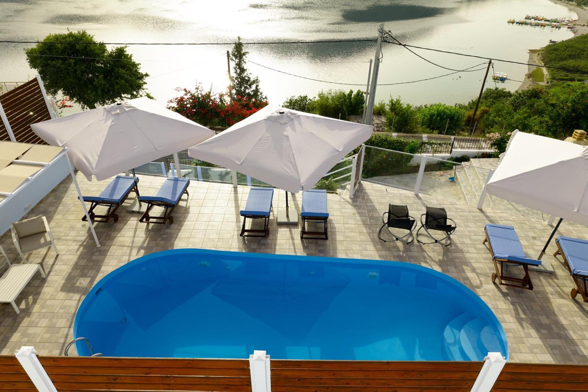 Lake View Suites Kávallos 외부 사진