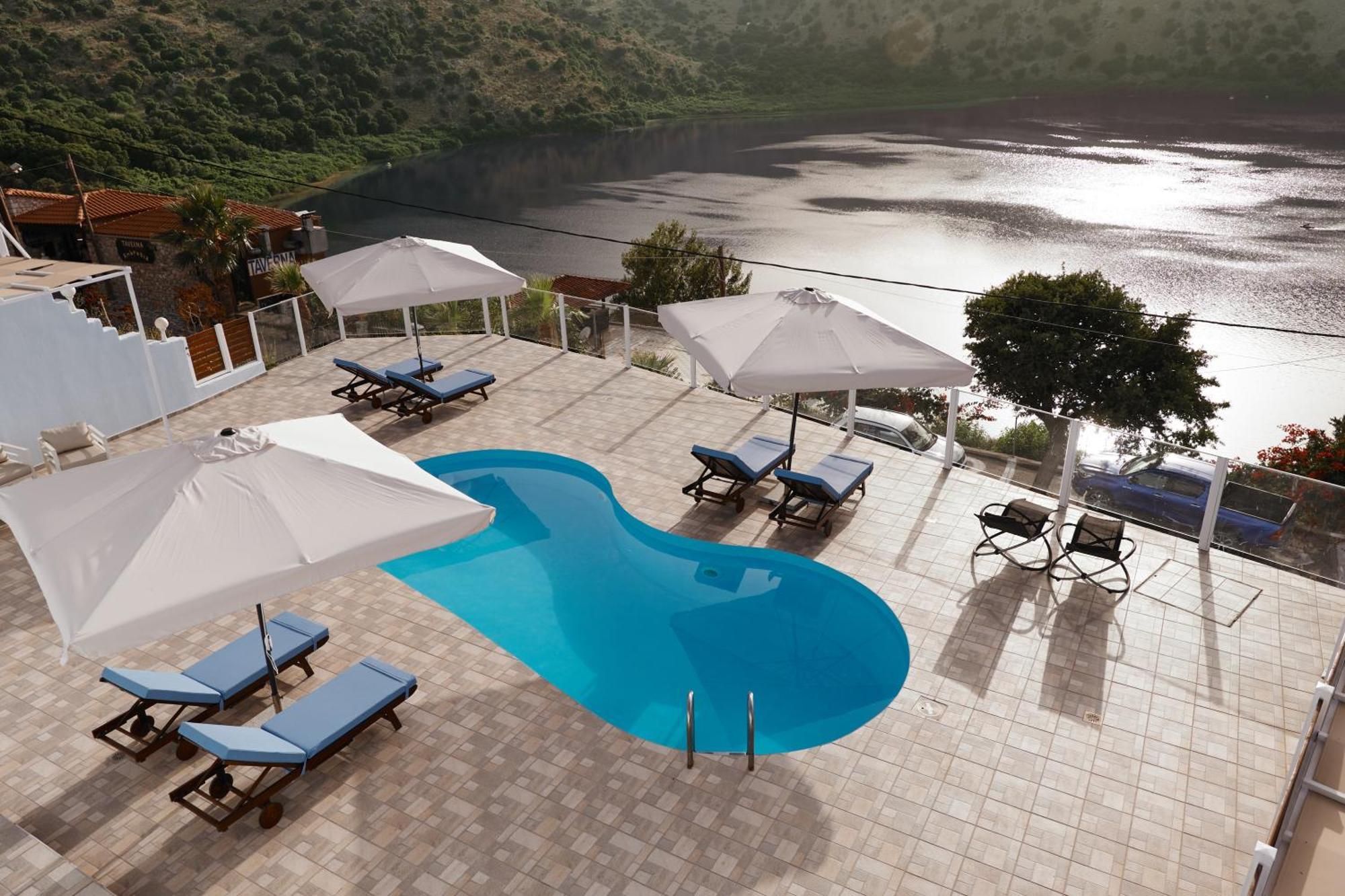 Lake View Suites Kávallos 외부 사진